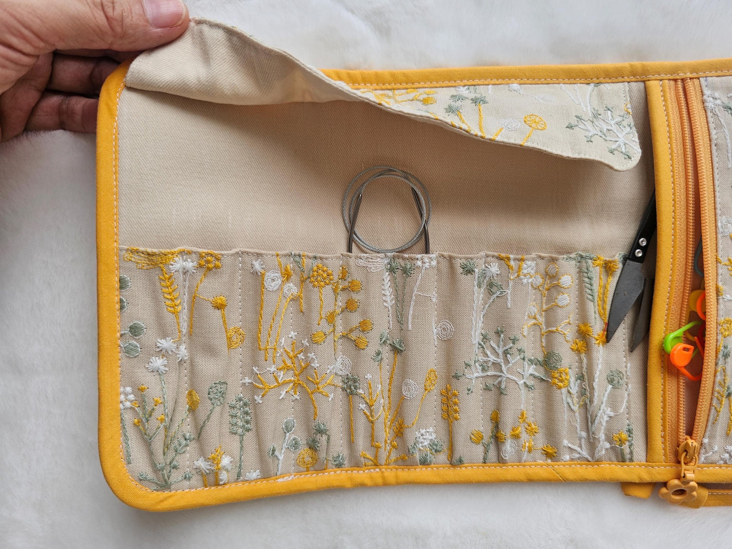 Embroidered Wildflower Crochet Hook Roll Case: Handmade Cotton-Linen Organizer